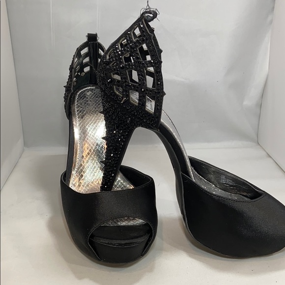 Gianni Bini Black Spike Platform Size 8M - Picture 2 of 7